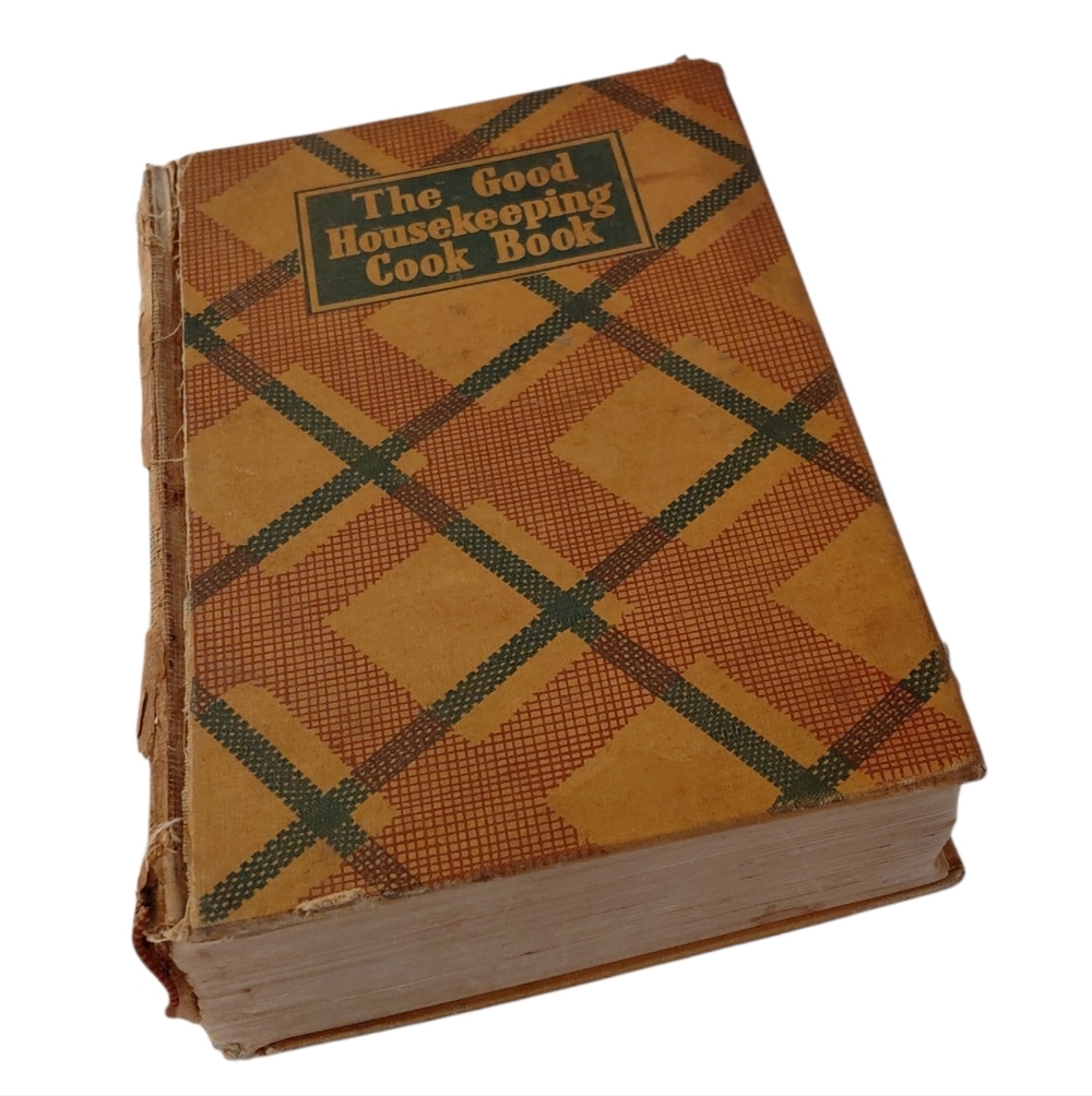 The Good Housekeeping Vintage Cookbook 1st Edition Farrar & Rineheart 1942
